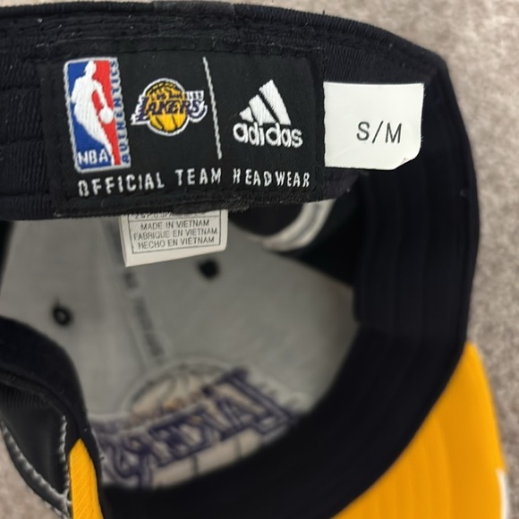 Los Angeles Lakers Black and Yellow Cap S/M - Picture 8 of 12